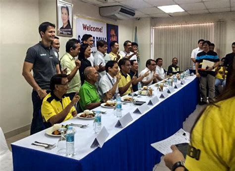 cecilio ynares|Roxas woos vote.